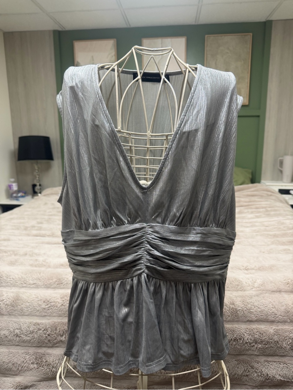 New York & Company Silver Metallic V-Neck Ruched Waist Sleeveless Top